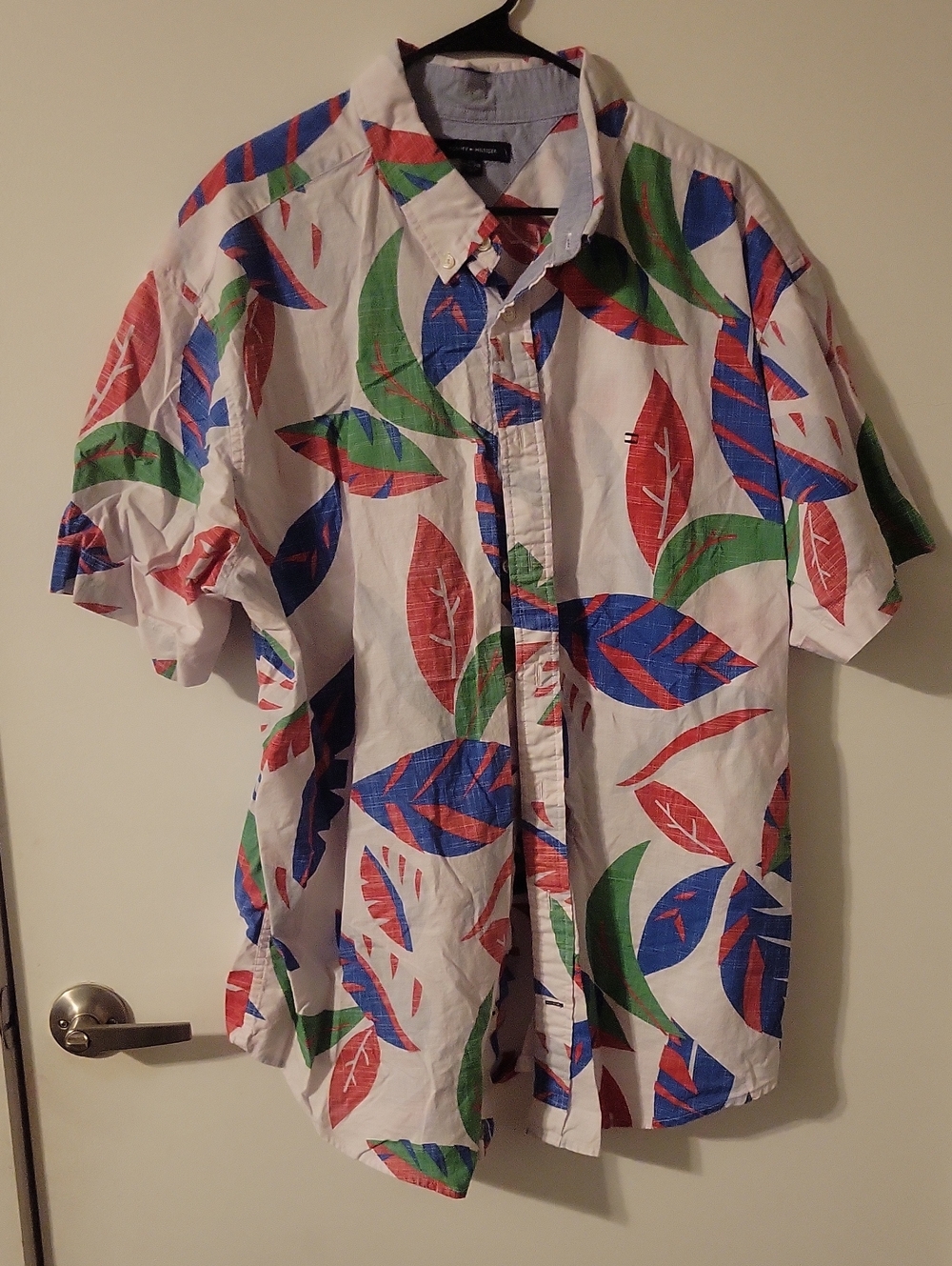Tommy Hilfiger White Short-Sleeve Button-Down with Red, Blue & Green Leaf Print